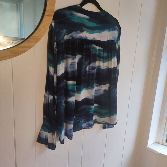 Simply Vera, Vera Wang Rayon Sheer Shirt. Abstract Ocean Blue Print. Button Up M - Picture 5 of 8
